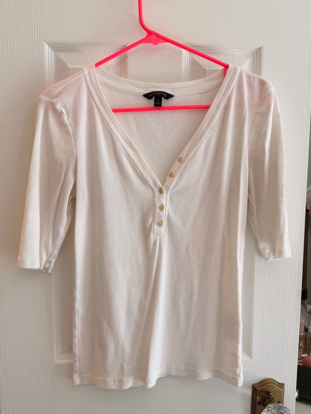 Banana Republic White V-Neck Henley Short Sleeve Top
